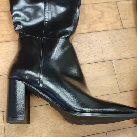 Women’s Black Pointed-Toe Block Heel Boots - Picture 3 of 6